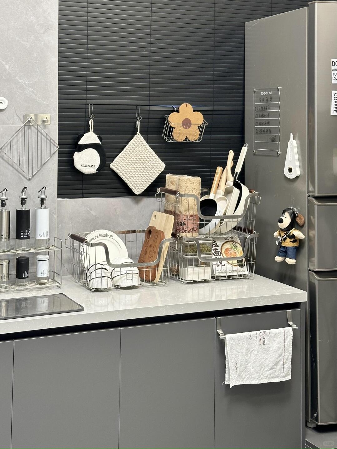 Suatu keharusan untuk Apartemen Kecil! Bagaimana Cara Memilih Rak Logam yang Dipasang di Dinding yang Dapat Menahan Beban dan Tahan Lama?